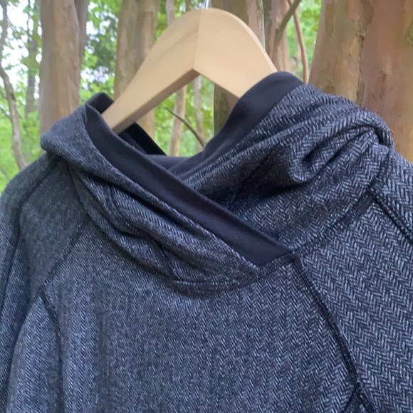 Lululemon Think Fast Hoodie Heathered Herringbone Black - Picture 8 of 16